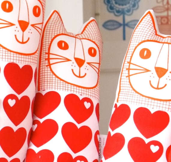 Handmade toy cat plush softie by Jane Foster Valentine hearts by Graziela fabric 70s