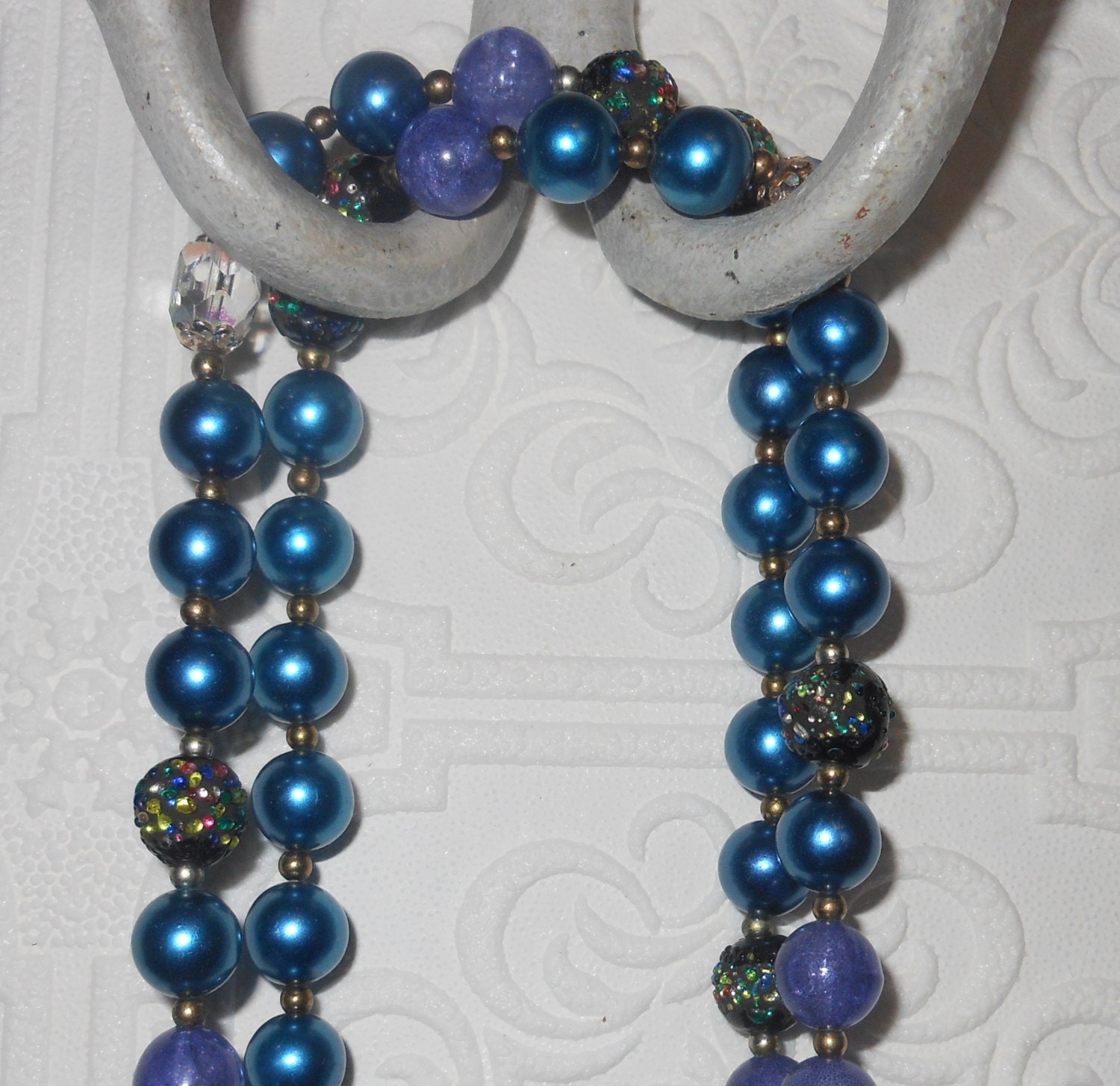 1950s vintage  bead  necklace  bumpy beads  glass accents