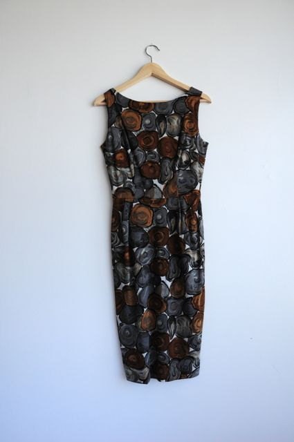 Clams mussels painterly modern 1960s vintage sheath wiggle dress