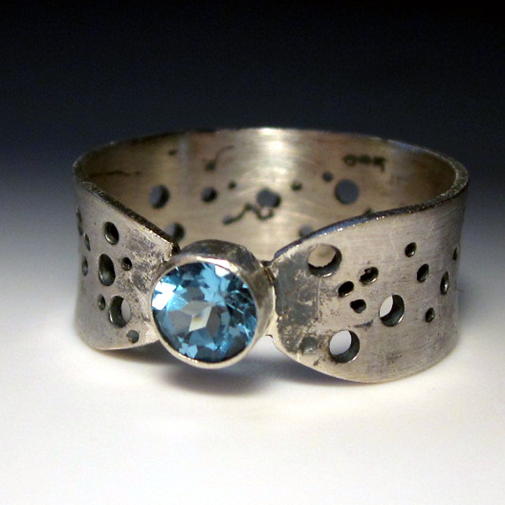 dwarf moon ring with topaz size 8.5