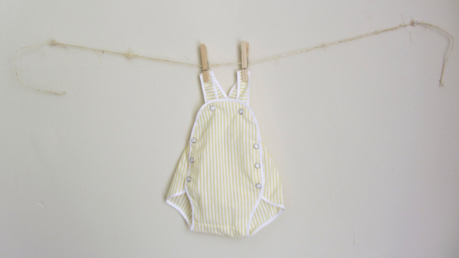 Vintage style baby jumper - yellow seersucker