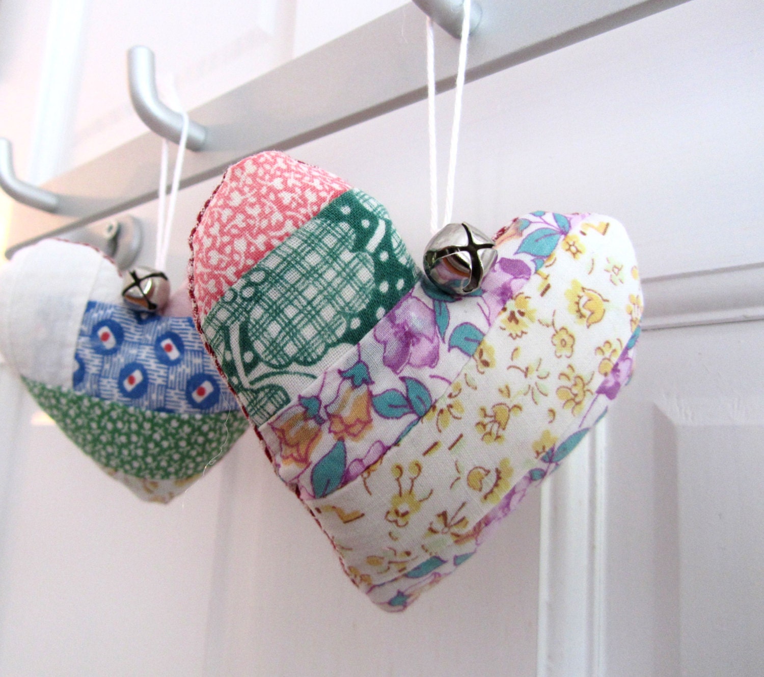 2 for 1 Christmas Hearts from a Vintage Quilt, Feedsack Prints