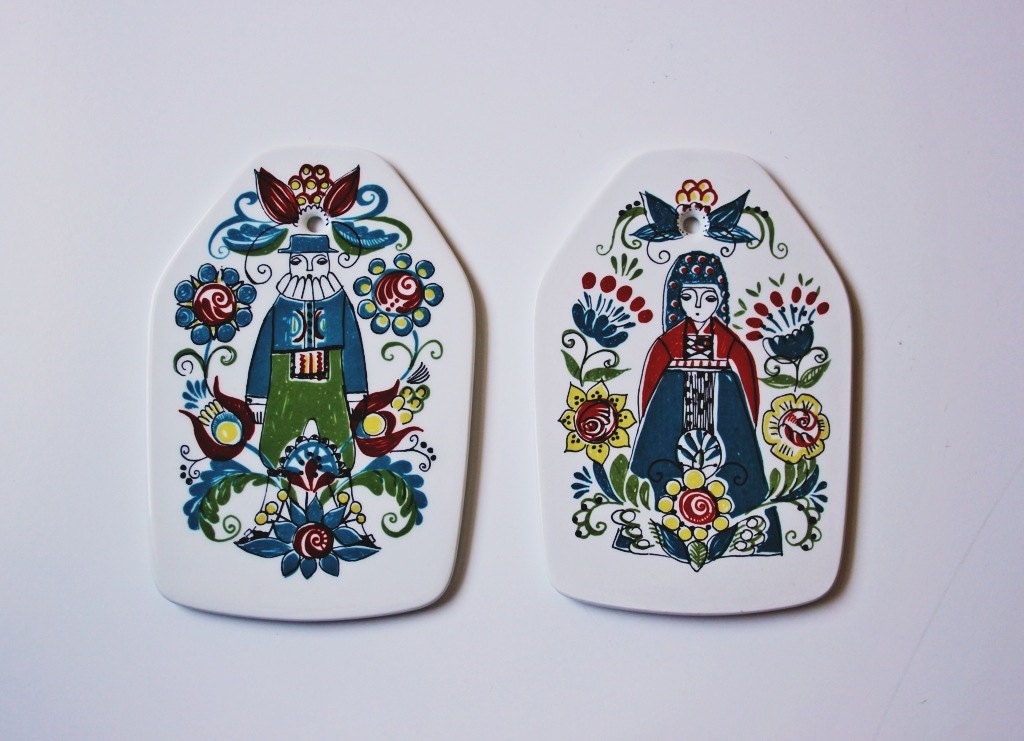 pair of wall plaques Figgjo Saga Norway