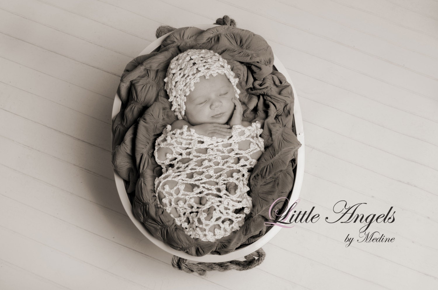 Free Shipping - Baby Cocoon & Hat  Photography Prop - Newborn  Photo Props - Choose Your Color Hand Crochet
