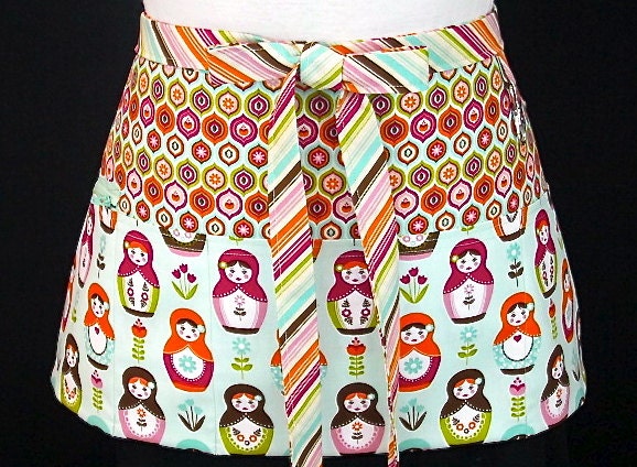 Little Matryoshka Zipper/Key Clasp Vendor Apron