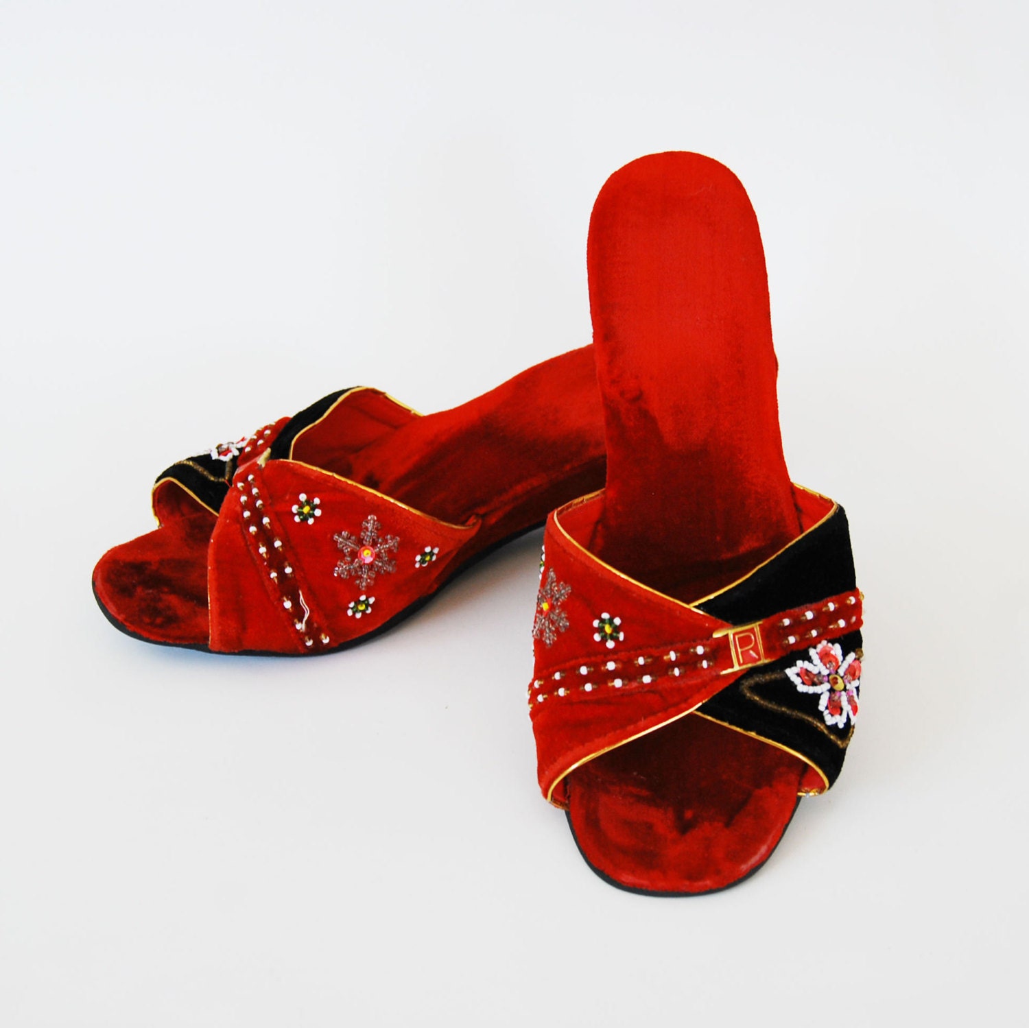 vintage RED VELVET slippers /  1970s beaded peep toe wedges / FREE domestic shipping
