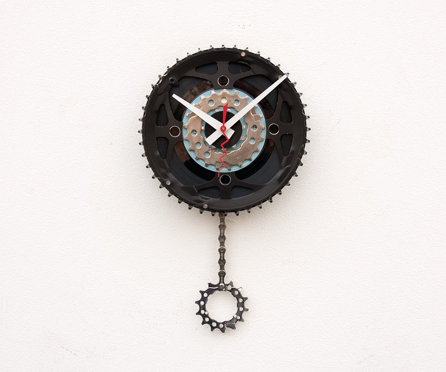 Recycled Bike Chain ring and 45 Record Clock