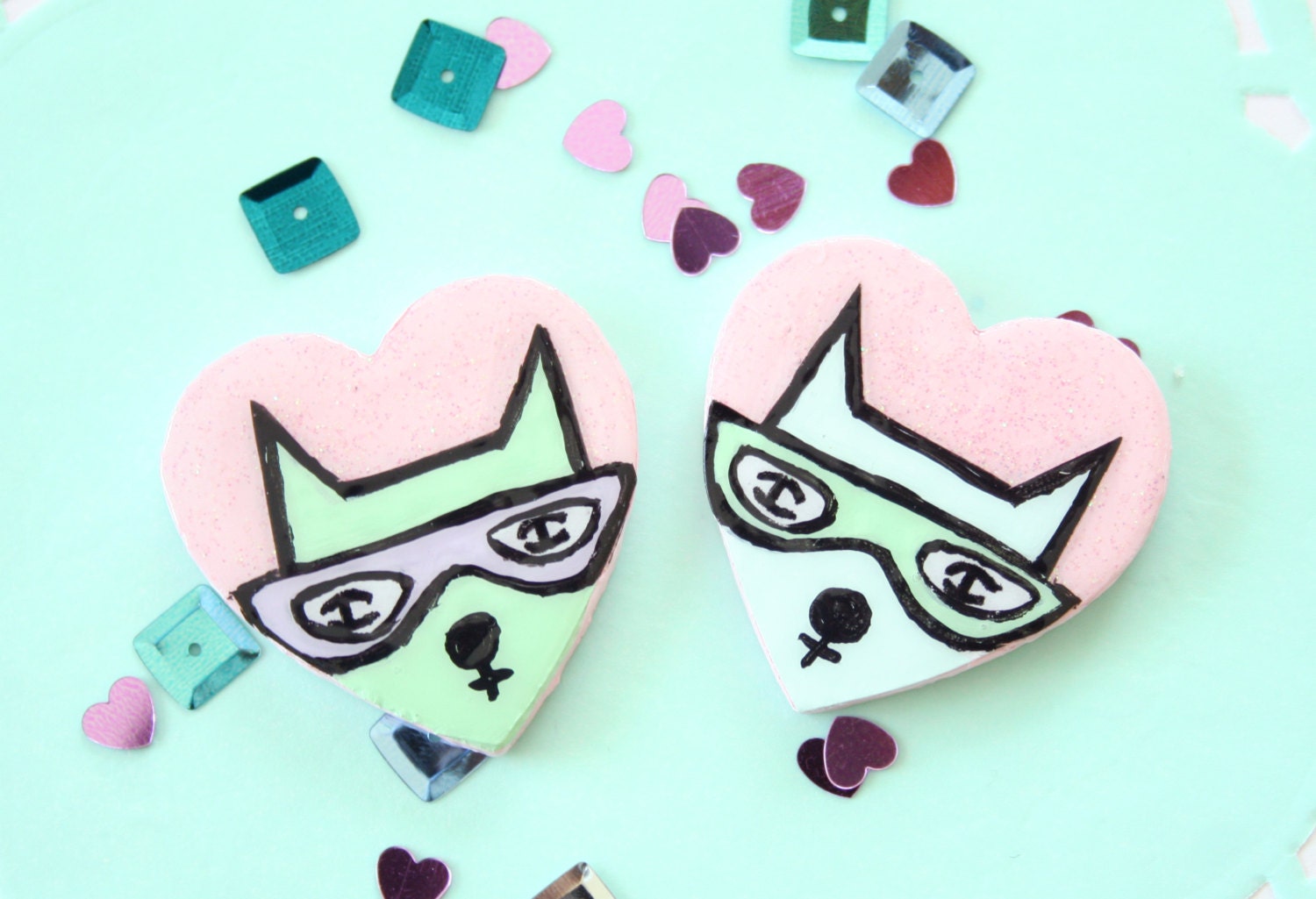 Glitter Cool Cat Heart Brooch