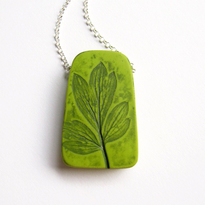 Botanical Leaf Necklace Bleeding Heart Dicentra Pea Pod Green Gardener Gift Botany Pendant Sterling