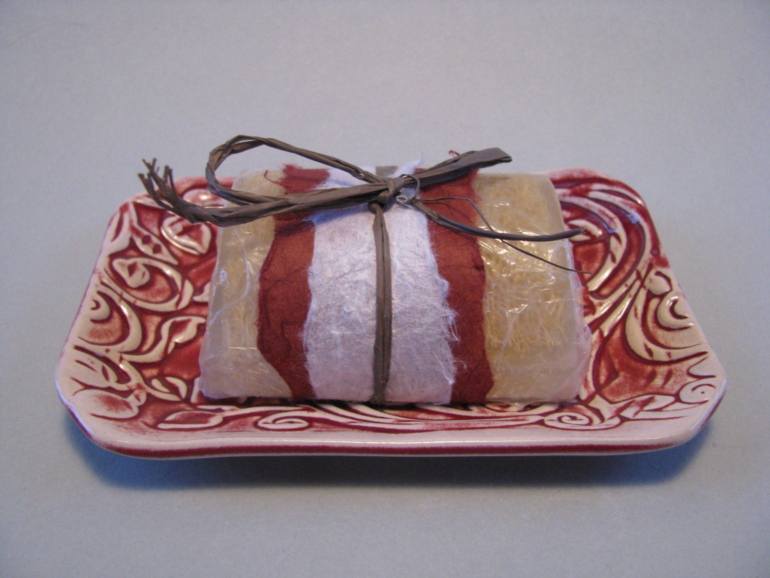 Ceramic Soapdish Cranberry with Handmade Soap