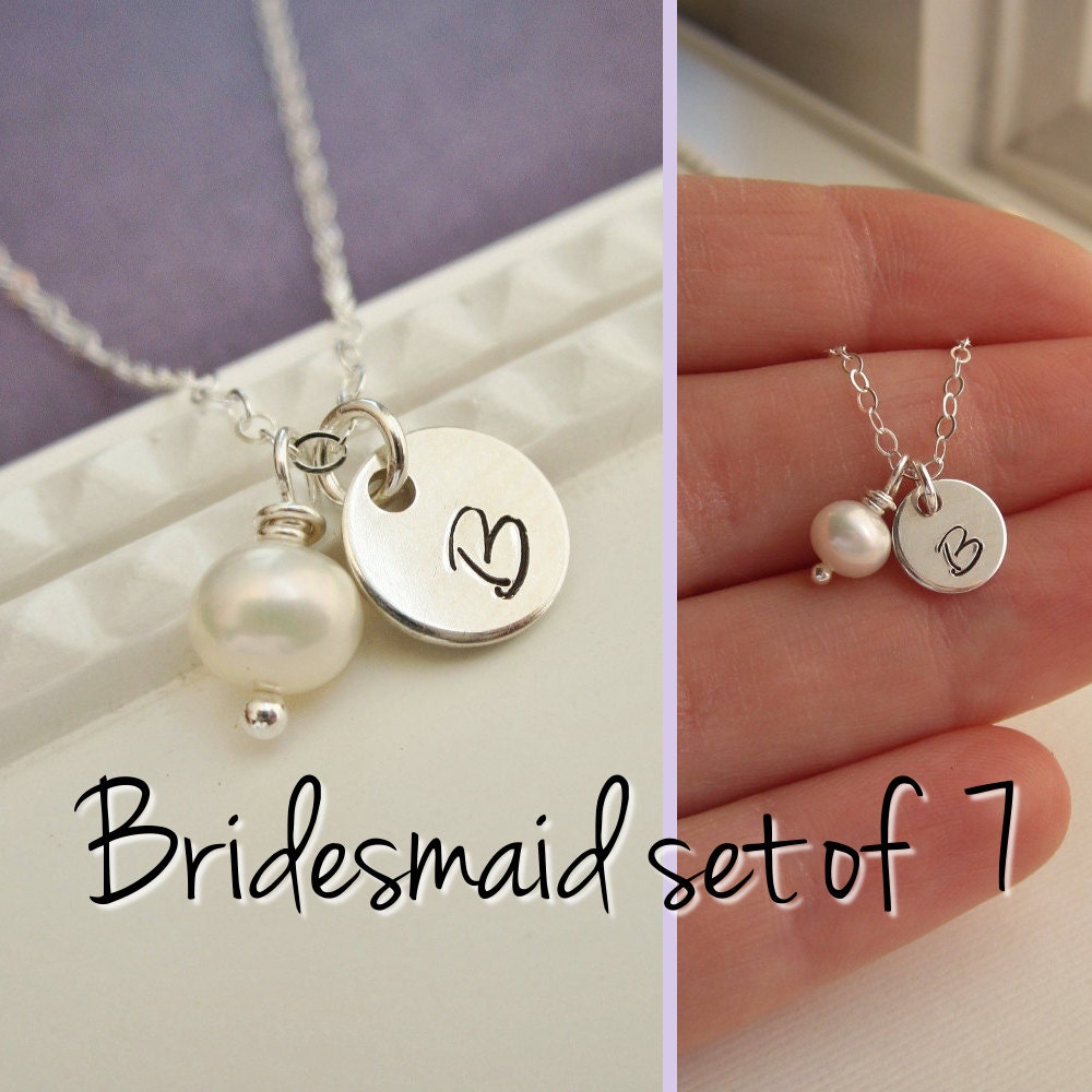 Discount bridesmaid jewelry, Set of SEVEN 7, personalized bridesmaids necklaces, custom initial necklace, pearl necklaces, gift set