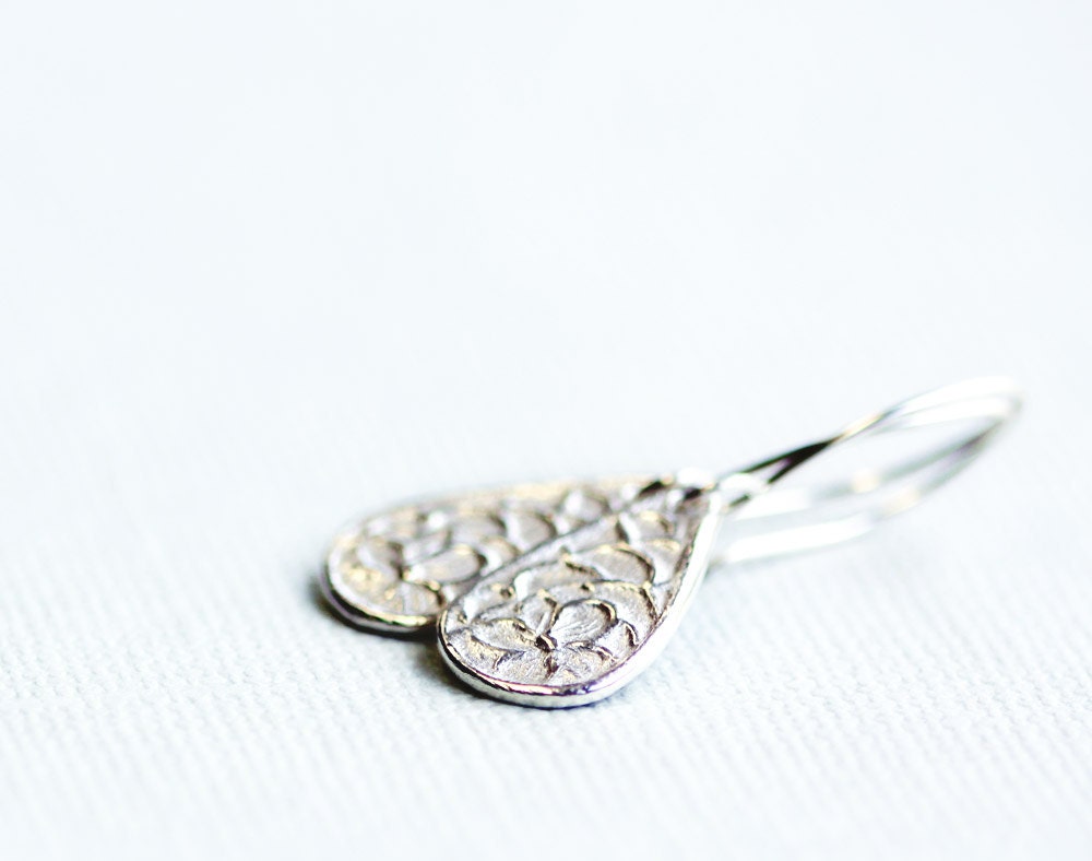 earrings, silver teardrop earrings, subtle elegant jewellery, sterling, fine silver, elde