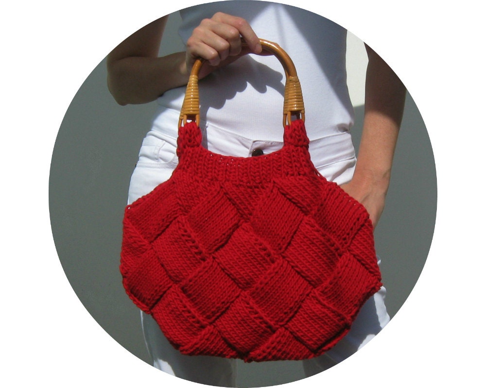 Red Beach Bag Knit in Cotton with Rattan Handles