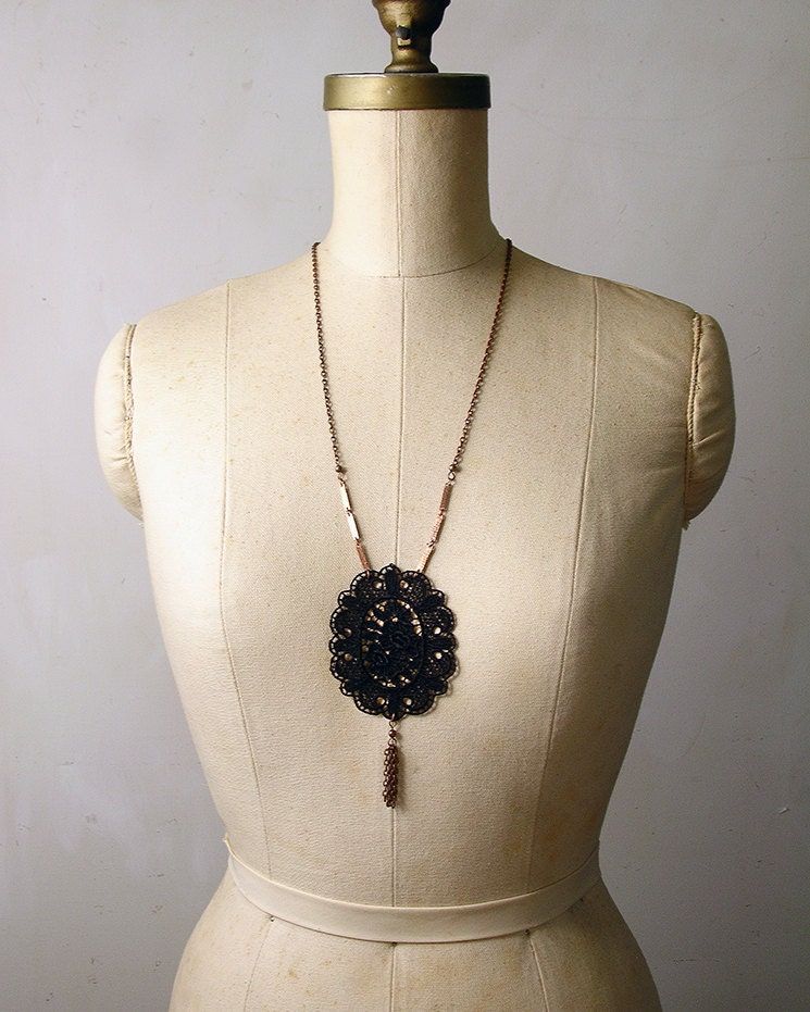 lace necklace - HESTIA - black- tassel