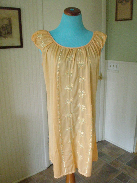 Vintage 1970s Peachy Orange Nightgown -- NEW- Never Worn