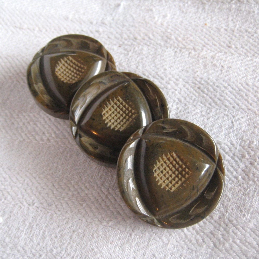 Green Marble Vintage Bakelite Carved Coat Buttons