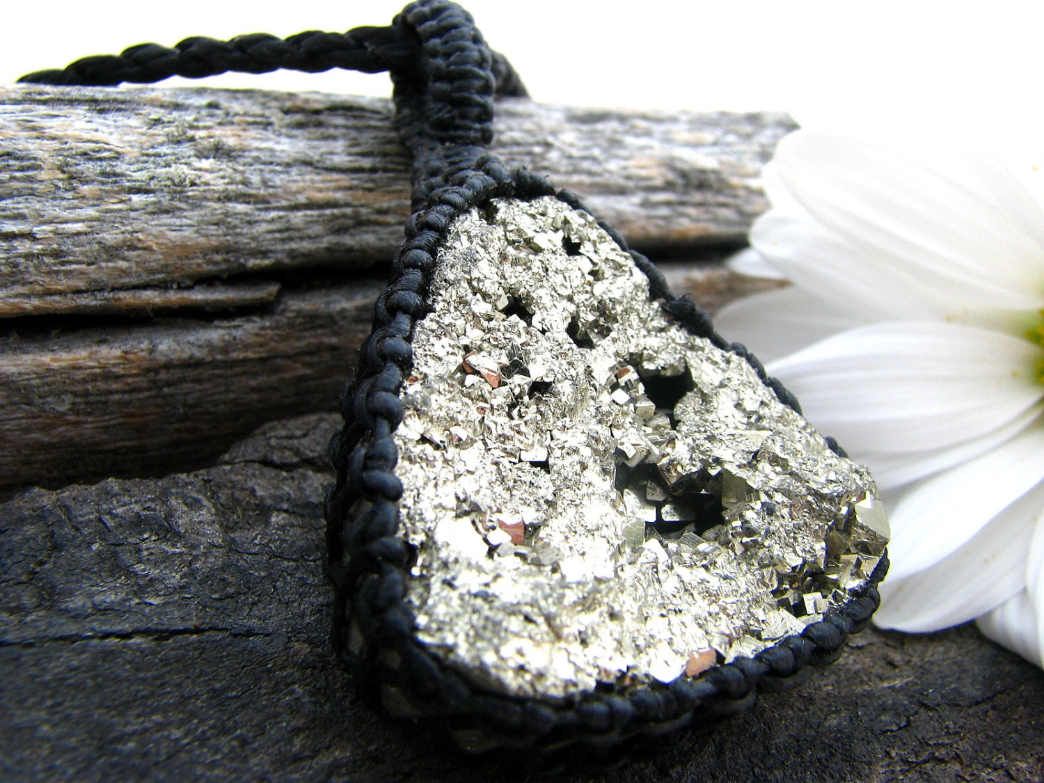 Pyrite Macrame Necklace - Pyrite Jewelry - Gold / Glitter / Sparkle / Bold / Gemstone Jewelry / Healing crystals and stones / FREE SHIPPING