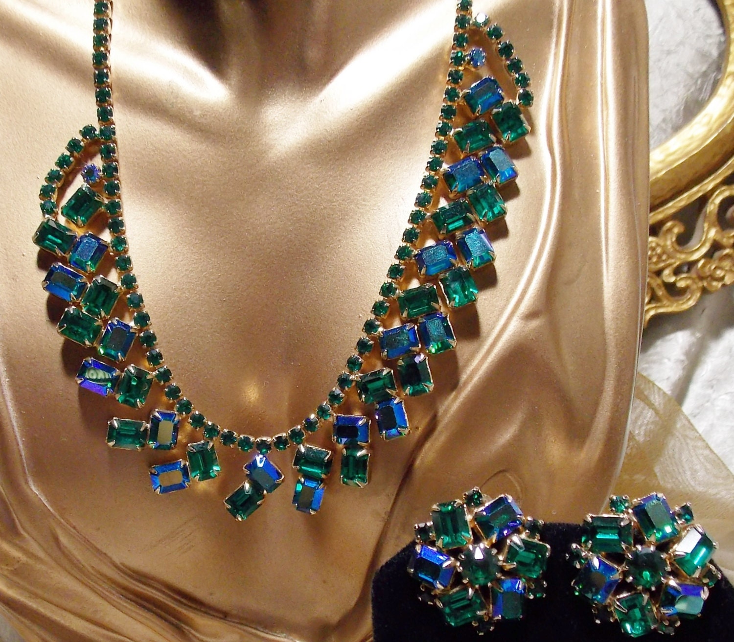 Vintage Rhinestone Weiss Necklace Earring Set
