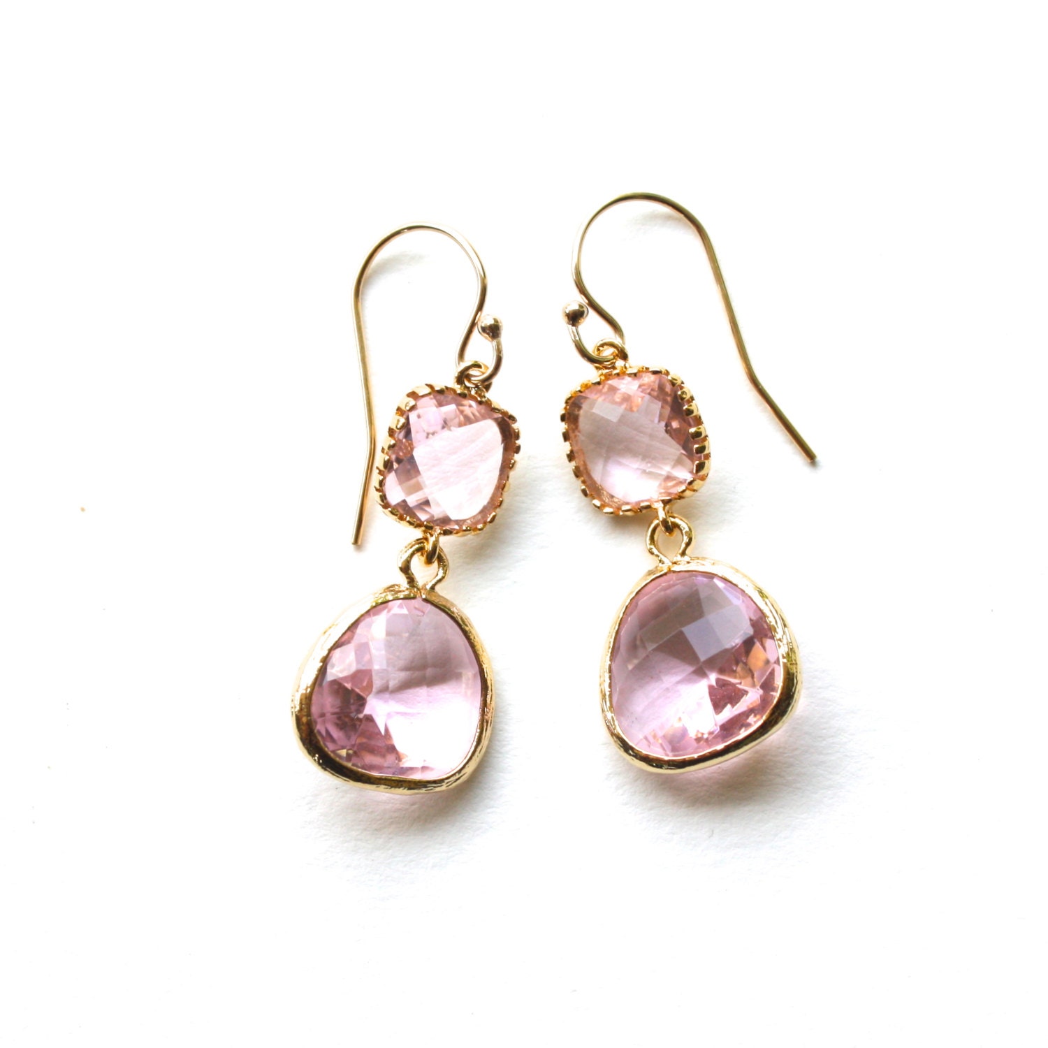 TenThings. DROPS of JUPITER. shell pink. gold. earrings.