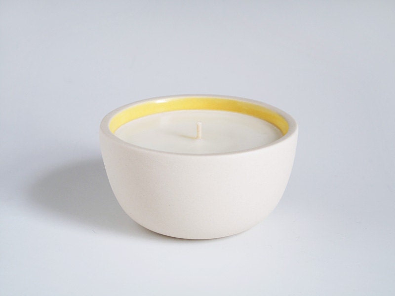 chamomile, honey & vanilla candle.