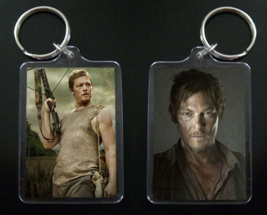 THE WALKING DEAD keychain / keyring Daryl Dixon Norman Reedus 3