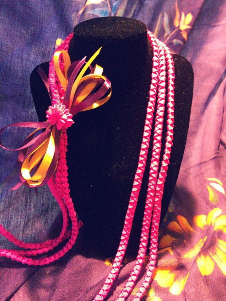 Vintage style 3 strand ric rac lei - Custom