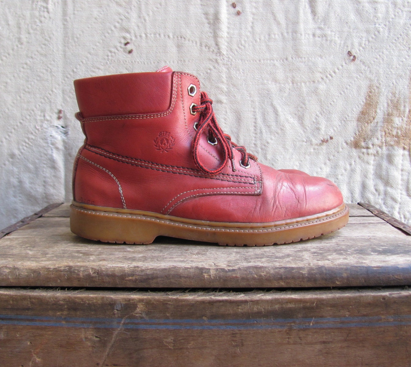 vintage c. 1980s red leather hiking boots, womens size 6 36