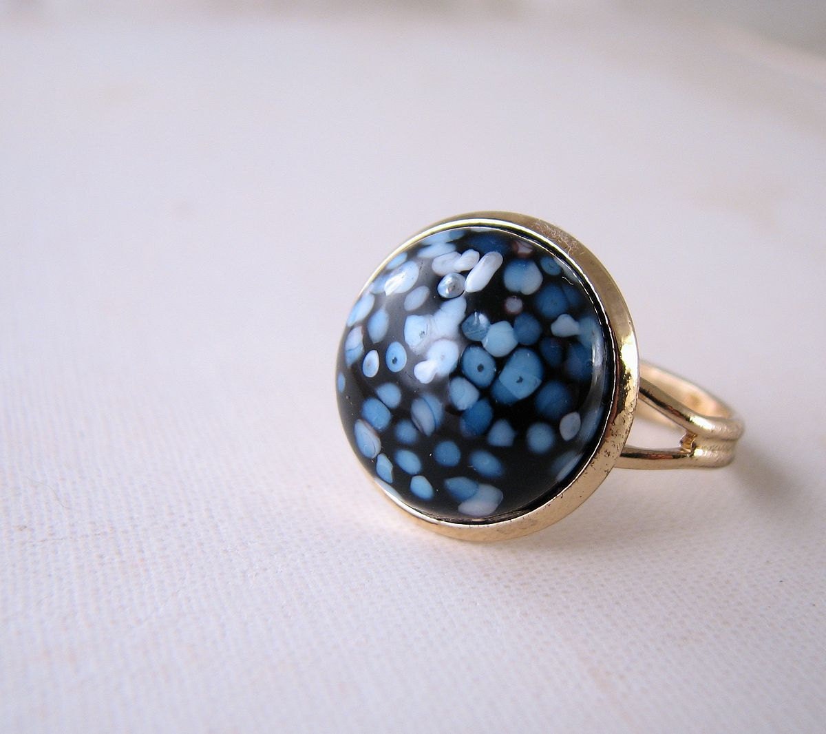 LIFE FORMS ring with vintage art glass cab