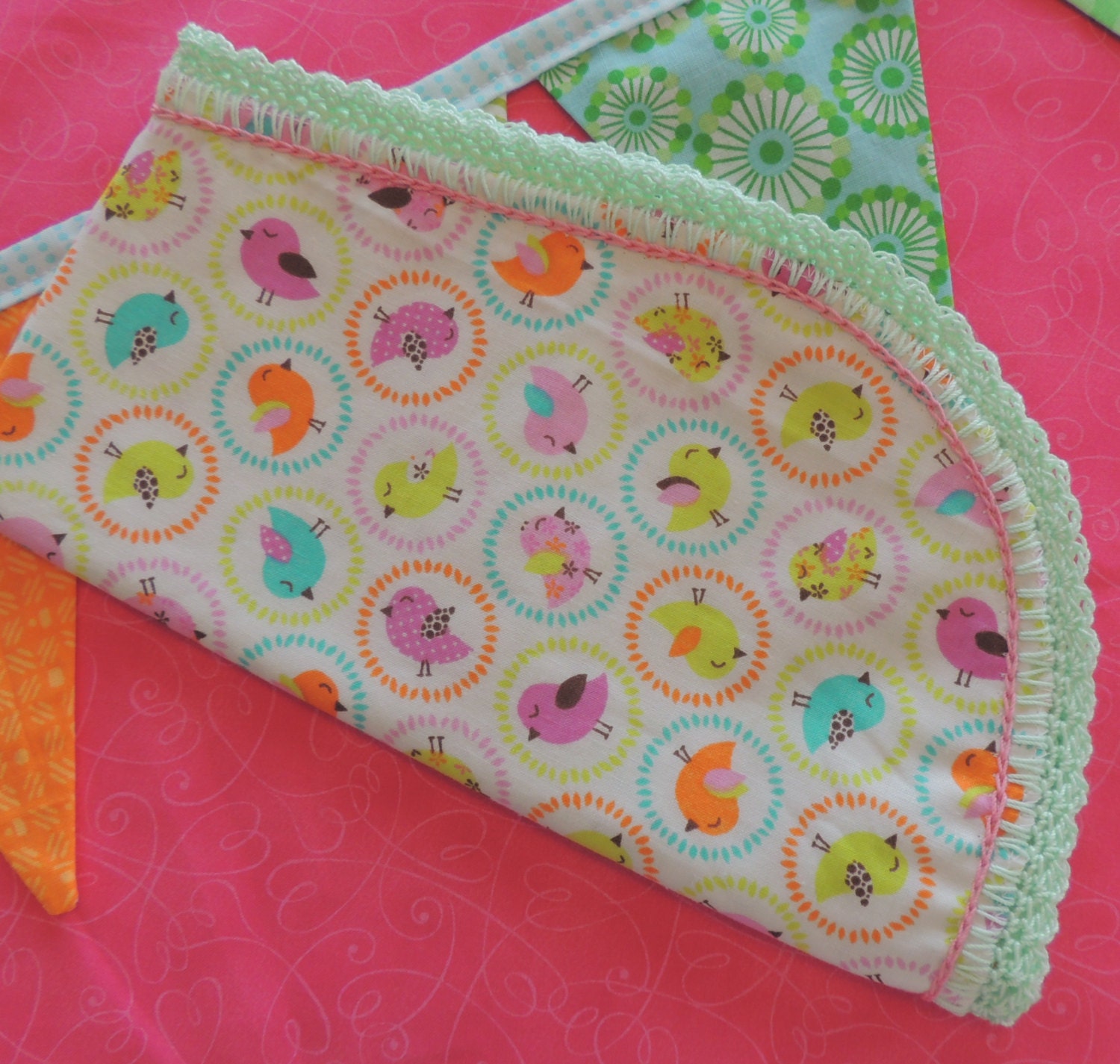 Baby Bird Baby Burp Pad / Cloth is perfect for the new arrival and is sure to make you the hit of the baby shower