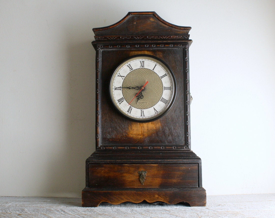 Vintage Table or Desk Clock