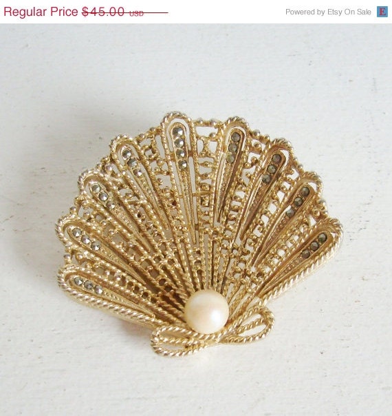 Memorial Day Sale Vintage Lisner brooch or pin gold oyster shell with pearl and silver rhinestones filigree