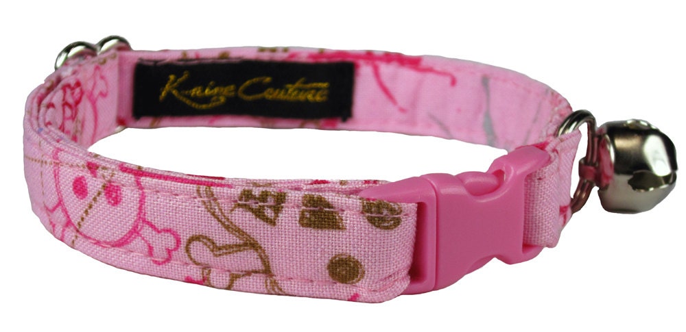 Cat collar in Pink Punk Skulls