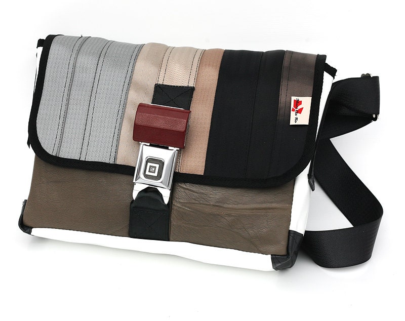 Three Speed Medium made from recycled car seat belt and car leather 1/1