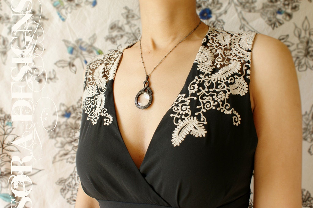 Statement necklace, Black Swan magnifying glass necklace, antiqued Monocle Magnifier, black swan monocle necklace
