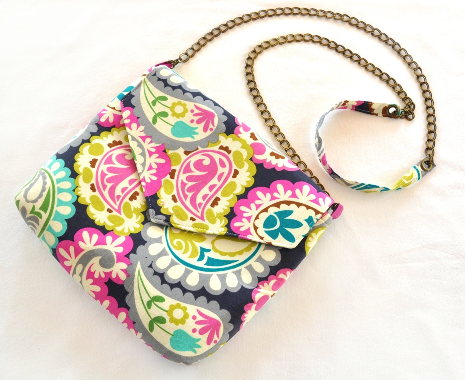 CROSS BODY PURSE /// Paisley Punch