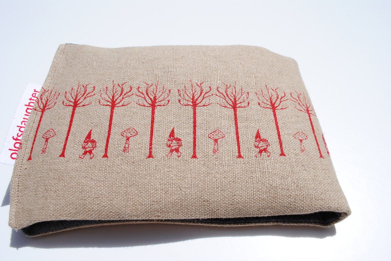 Gnomes and Mushrooms in the Forest Heat bag in Red