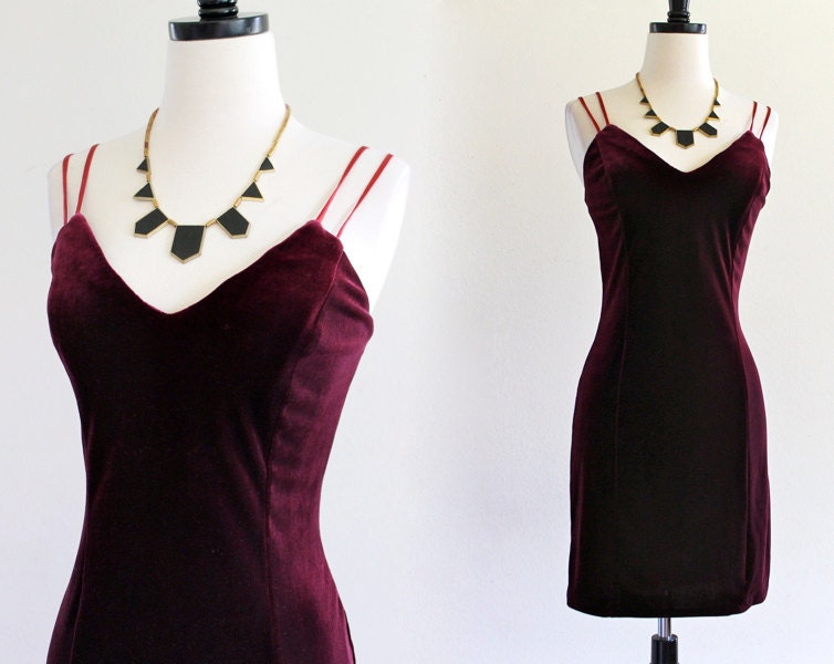 80s Savoys Burgundy Velvet Stretch Sweetheart Bandage Bodycon Indie Rocker Mini Dress . XS . SM . D148 . No.47.1.17.13