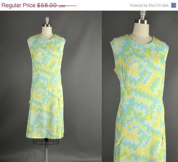 25% Off Sale Vintage 60s Dress, 1960s Dress shift cotton designer Kay Whitney day dress plus size