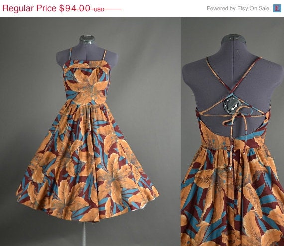 25% Off Sale Vintage 1970s Dress full skirt floral backless sun dress day dress Hawaiian cut out