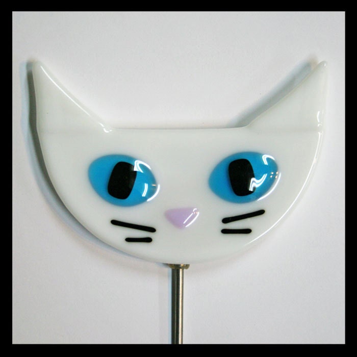 Glassworks Northwest - White Cat Plant Stake - Fused Glass Garden Art