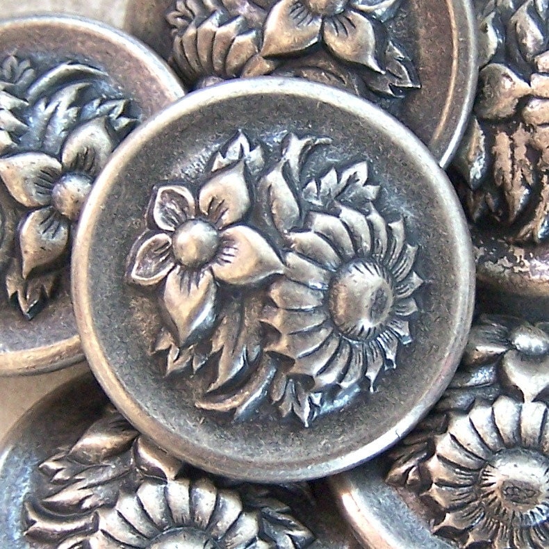 vintage metal buttons Bouquet of Flowers 3/4" x6