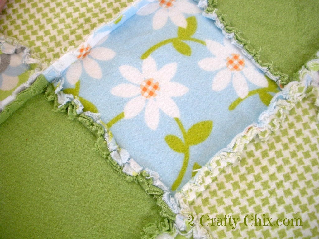 Daisies Handmade Flannel Rag Edge Quilt Blanket