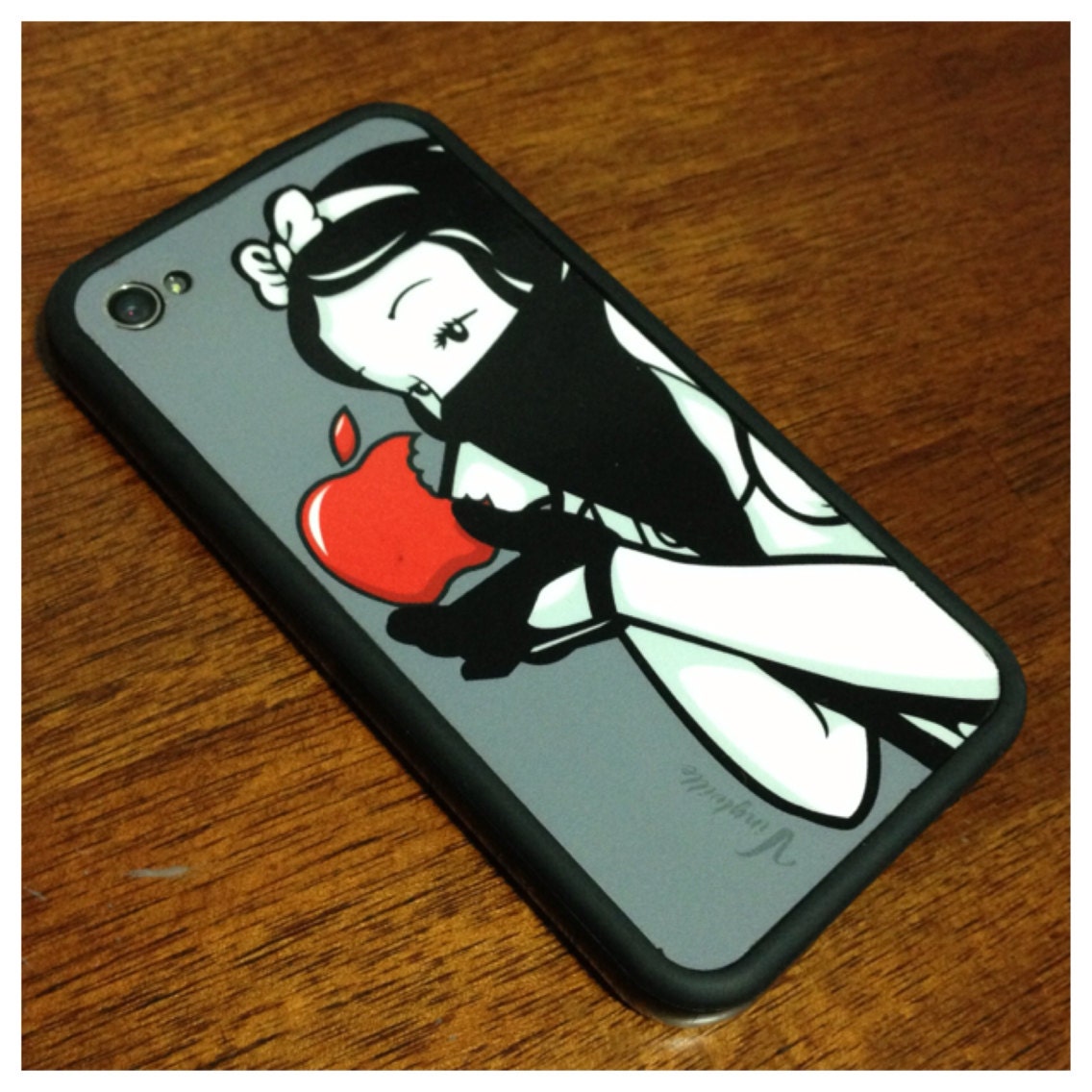 Snow's Revenge IPhone 4 Decal & Bumper
