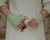 Fingerless lace gloves mint green.