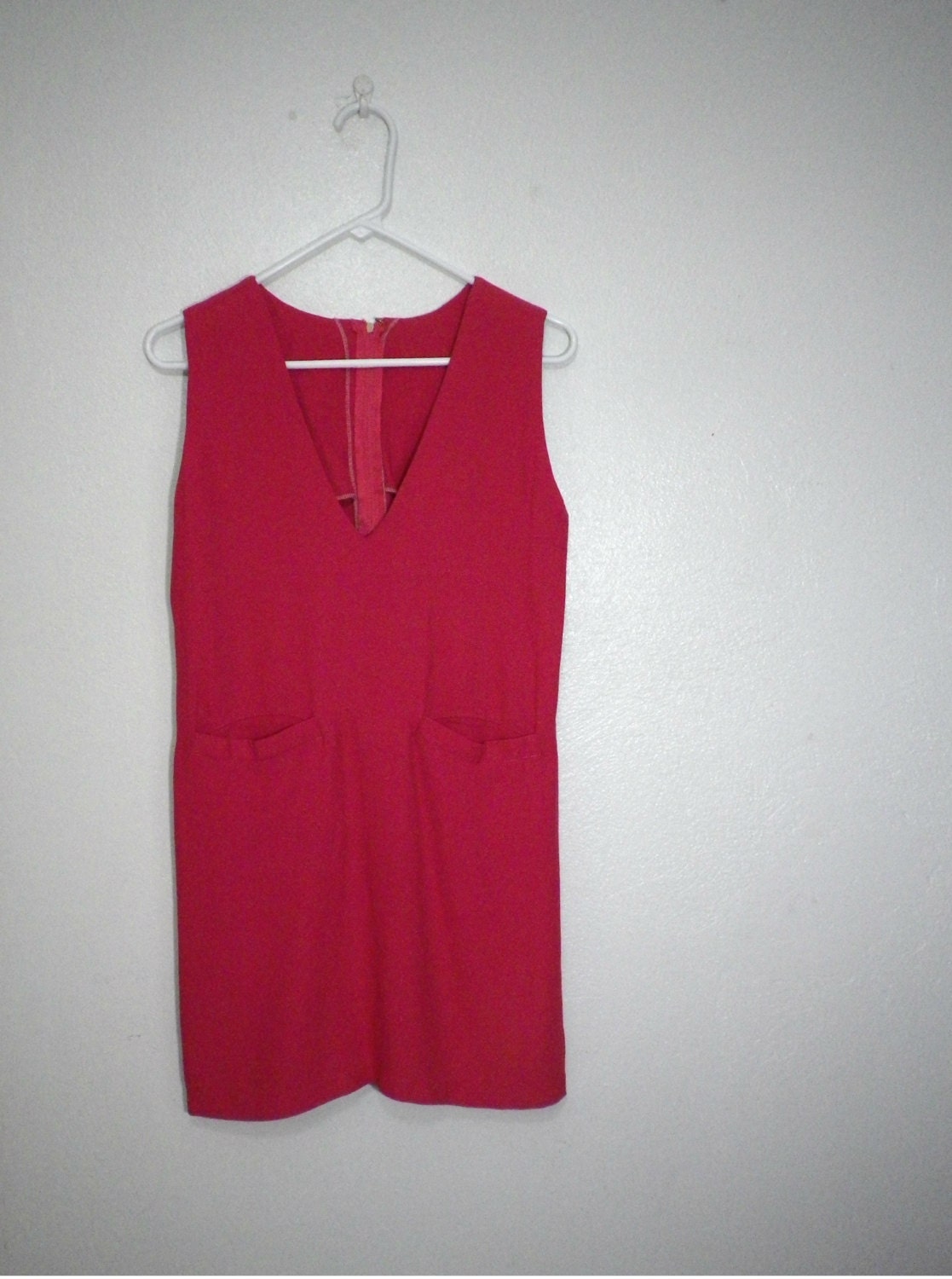 Vintage 80's fuschia v-neck pocket dress