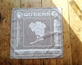 Discontinued version of Queens bandanna - gray