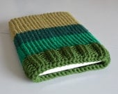 Hand Knitted laptop sleeve Macbook 13 inch green