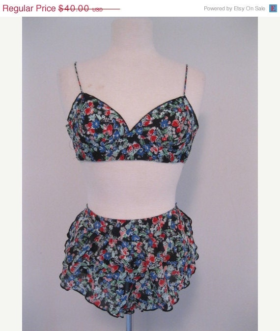 50% OFF storewide sale vintage 1980s LINGERIE set PANTIES  and bra bralette floral italian Saks fifth avenue made in italy