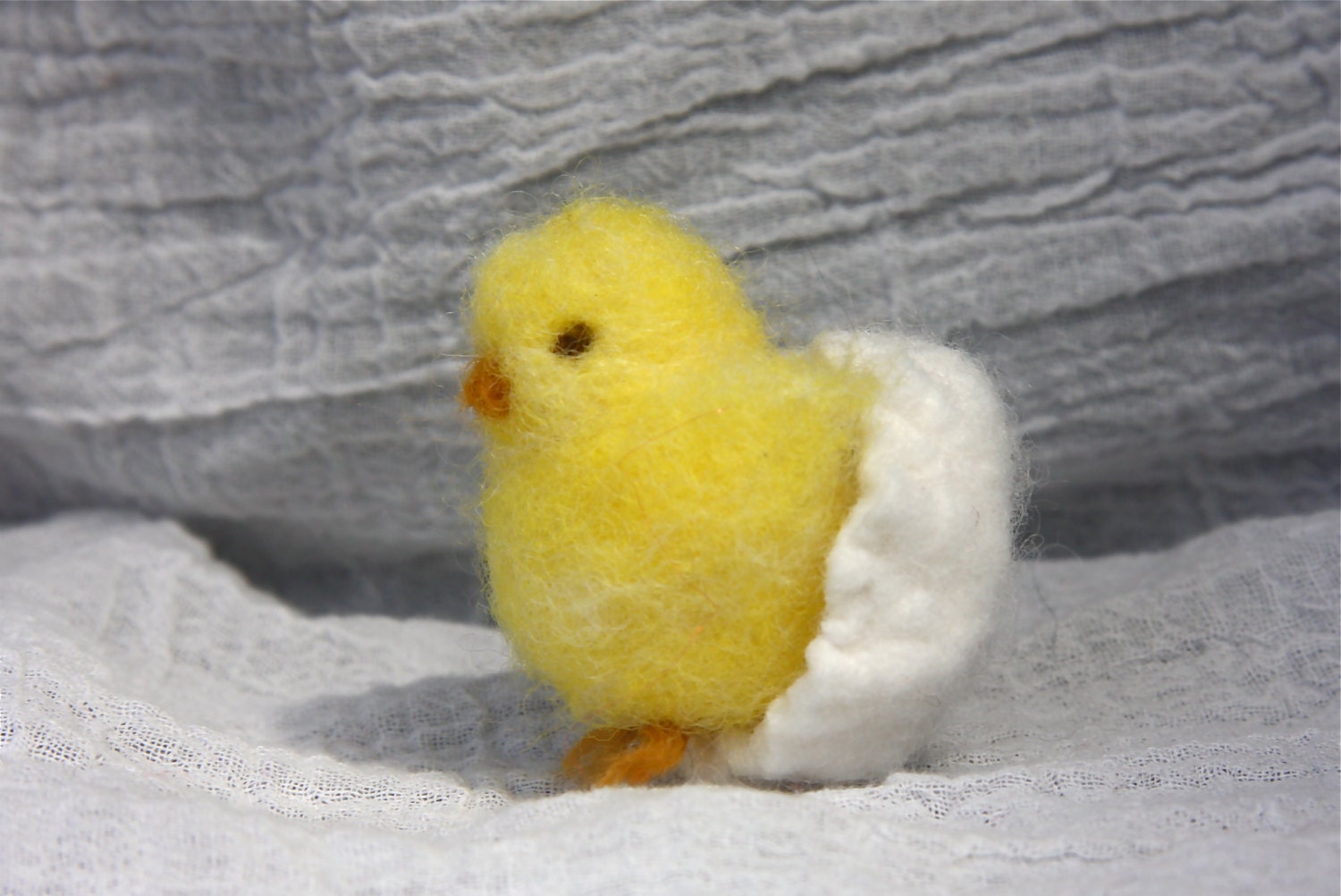 Little spring chick in it's egg needle felt decoration (woolcrazy) - woolcrazy Little spring chick in it's egg needle felt decoration (woolcrazy) - woolcrazy