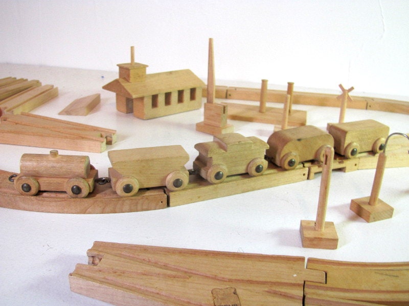 vintage Skaneateles Train and Wooden Track